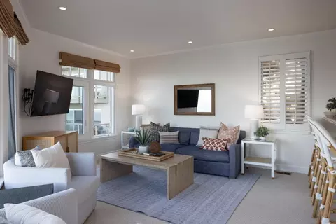 Living - 4840 Cliff Dr, Capitola, CA 95010 photo 2 of 3