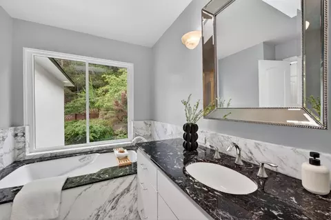 Bath - 1523 Perez Dr, Pacifica, CA 94044 photo 4 of 7