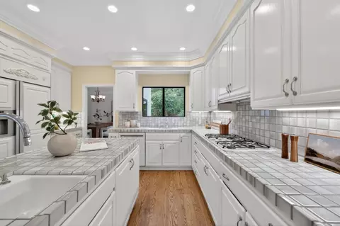 Kitchen - 1523 Perez Dr, Pacifica, CA 94044 photo 3 of 4