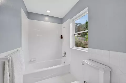 Bath - 1523 Perez Dr, Pacifica, CA 94044 photo 7 of 7