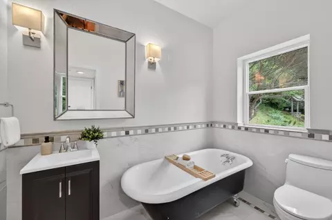 Bath - 1523 Perez Dr, Pacifica, CA 94044 photo 1 of 7