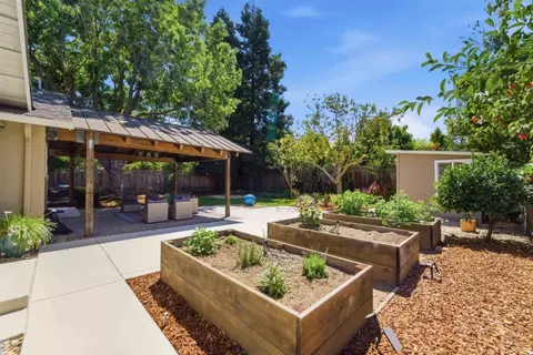 Exterior - 313 N Milton Ave, Campbell, CA 95008 photo 3 of 13