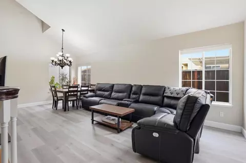 Living - 550 Gonzalez St, Tracy, CA 95376 photo 1 of 2