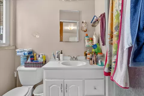 Bath - 1148 Modoc St, Seaside, CA 93955 photo 1 of 3