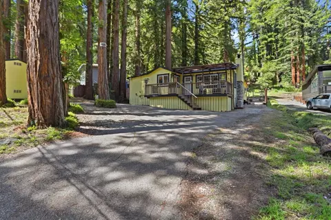 990 Creek Dr, Boulder Creek, CA 95006