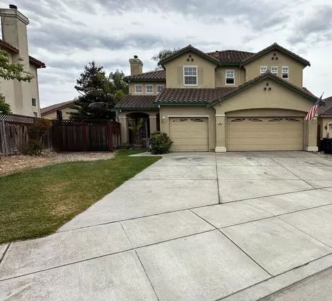 1638 Stony Brook Dr, Salinas, CA 93906