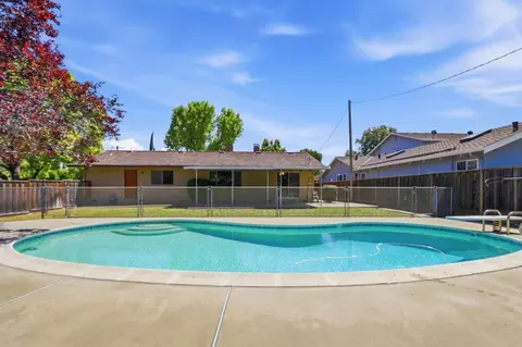Exterior - 807 Cathedral Dr, Sunnyvale, CA 94087 photo 11 of 15