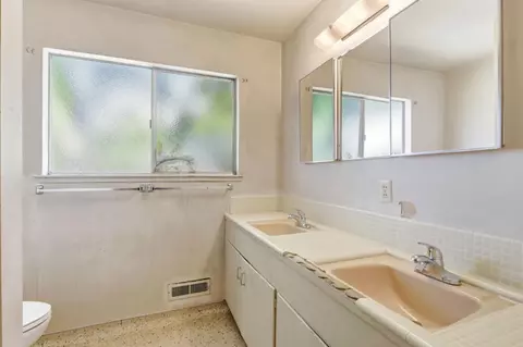 Bath - 807 Cathedral Dr, Sunnyvale, CA 94087 photo 2 of 6