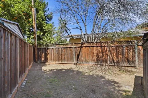 Exterior - 807 Cathedral Dr, Sunnyvale, CA 94087 photo 14 of 15
