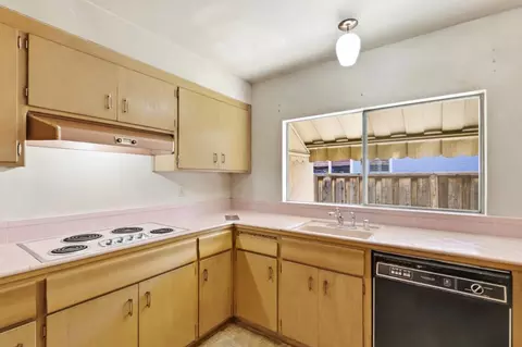 Kitchen - 807 Cathedral Dr, Sunnyvale, CA 94087 photo 2 of 5