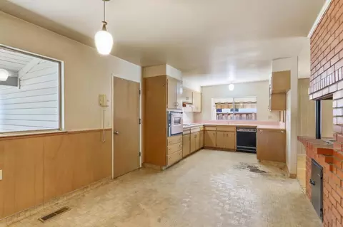 Kitchen - 807 Cathedral Dr, Sunnyvale, CA 94087 photo 4 of 5