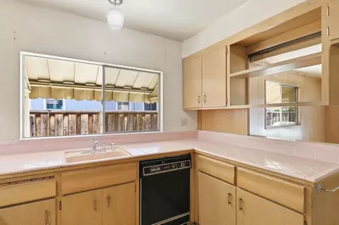 Kitchen - 807 Cathedral Dr, Sunnyvale, CA 94087 photo 3 of 5