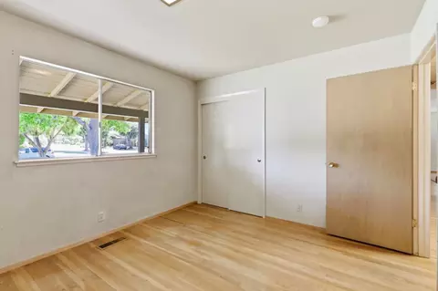 Bedroom - 807 Cathedral Dr, Sunnyvale, CA 94087 photo 4 of 7