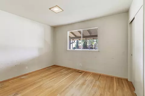Bedroom - 807 Cathedral Dr, Sunnyvale, CA 94087 photo 3 of 7