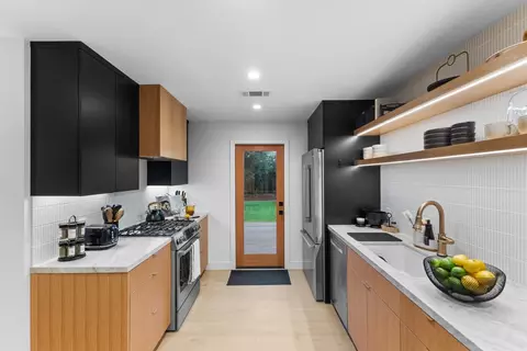 Kitchen - 450 E Macarthur St, Sonoma, CA 95476 photo 2 of 6