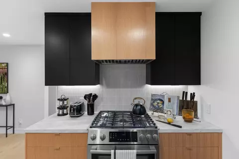 Kitchen - 450 E Macarthur St, Sonoma, CA 95476 photo 3 of 6