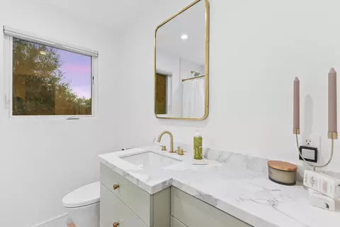Bath - 450 E Macarthur St, Sonoma, CA 95476 photo 1 of 4