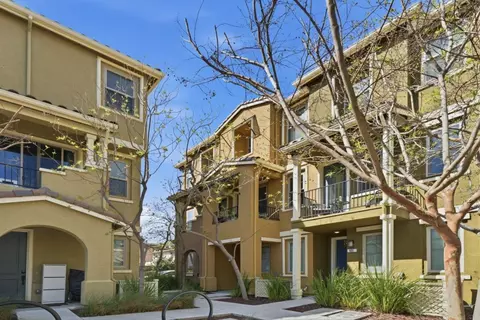 605 Cinnamon Cir, Mountain View, CA 94043