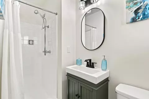 Bath - 204 Smithwood St, Milpitas, CA 95035 photo 4 of 4