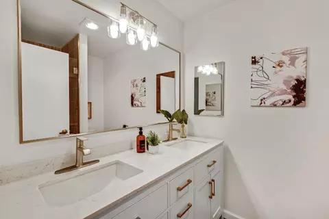 Bath - 1088 N Abbott Ave, Milpitas, CA 95035 photo 2 of 3