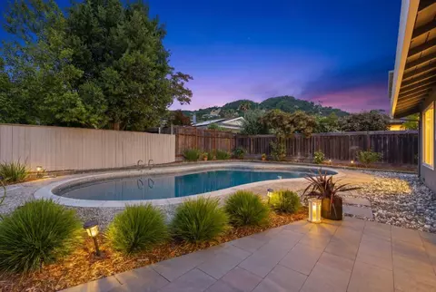2725 Las Gallinas Ave, San Rafael, CA 94903