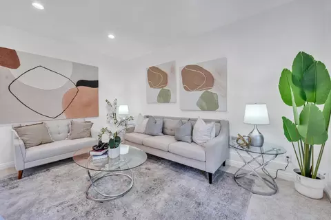 Living - 100 E Middlefield Rd #3H, Mountain View, CA 94043 photo 3 of 4