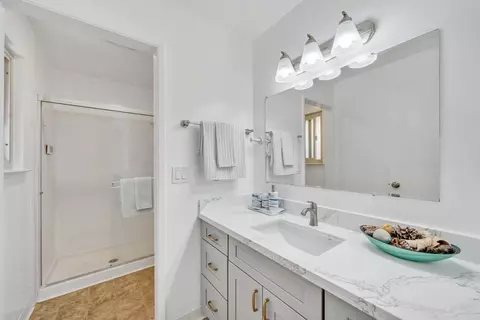 Bath - 100 E Middlefield Rd #3H, Mountain View, CA 94043 photo 1 of 4