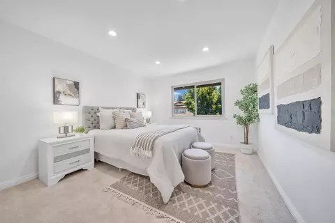 Bedroom - 100 E Middlefield Rd #3H, Mountain View, CA 94043 photo 4 of 6