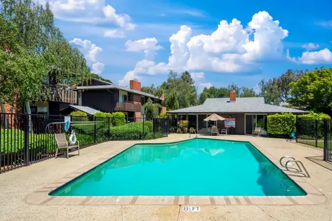 Exterior - 100 E Middlefield Rd #3H, Mountain View, CA 94043 photo 4 of 5