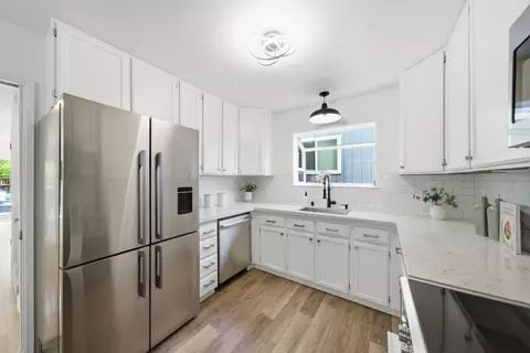 Kitchen - 495 Ebken St, Pacifica, CA 94044 photo 2 of 7