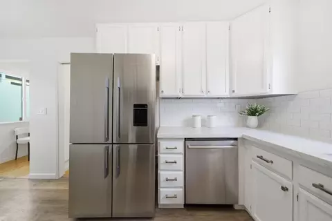 Kitchen - 495 Ebken St, Pacifica, CA 94044 photo 4 of 7