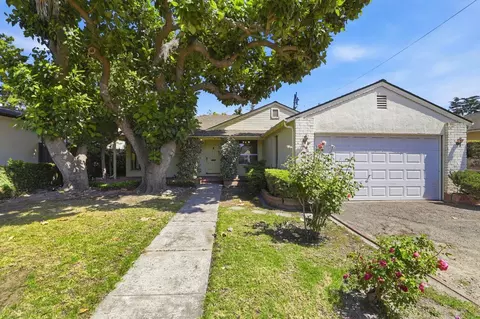 954 Broadleaf Ln, San Jose, CA 95128