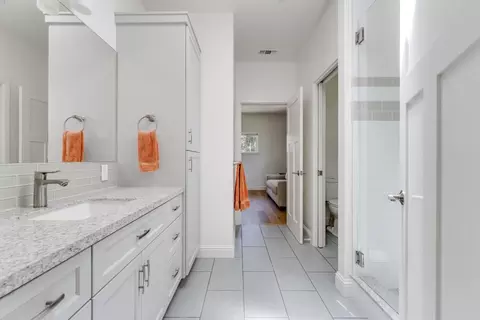 Bath - 199 Shoreview Dr, Aptos, CA 95003 photo 3 of 5