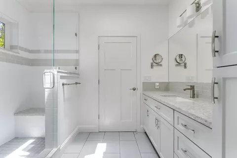 Bath - 199 Shoreview Dr, Aptos, CA 95003 photo 2 of 5