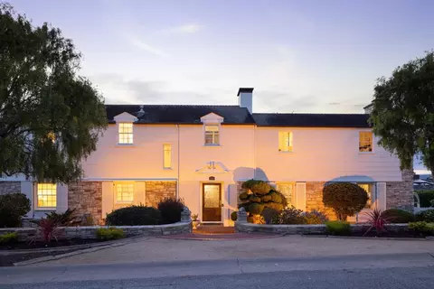 888 Del Monte Blvd, Pacific Grove, CA 93950