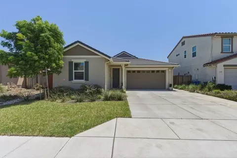 914 Fulton Way, Hollister, CA 95023