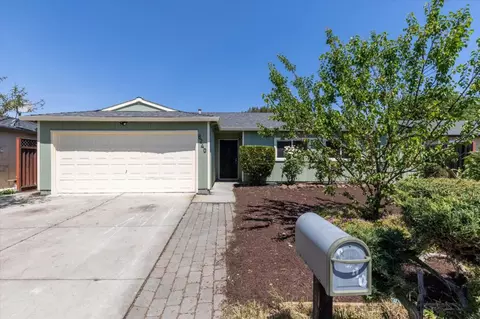 8240 Springdale Ct, Gilroy, CA 95020