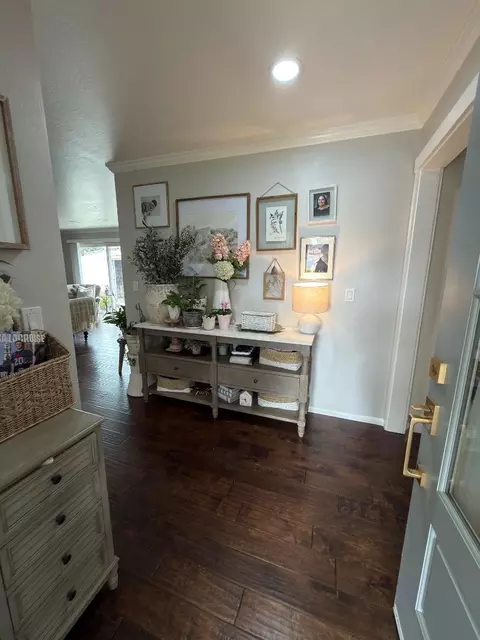 Entry Way - 1268 La Mirada Dr, Salinas, CA 93901 photo 2 of 6