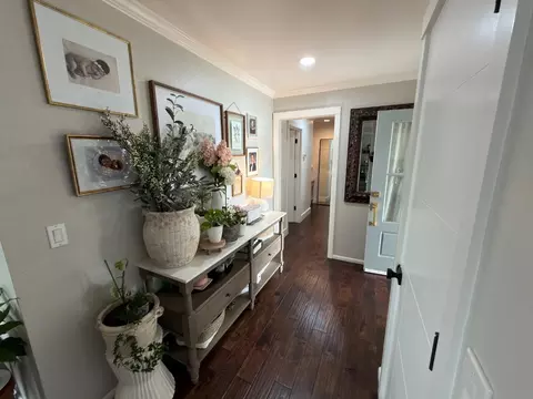 Entry Way - 1268 La Mirada Dr, Salinas, CA 93901 photo 3 of 6