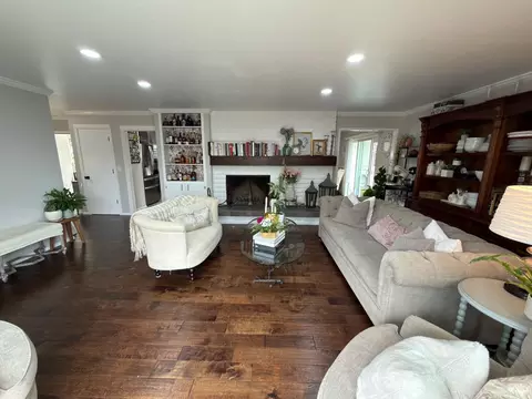 Living - 1268 La Mirada Dr, Salinas, CA 93901 photo 2 of 5