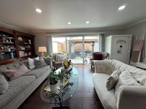 Living - 1268 La Mirada Dr, Salinas, CA 93901 photo 5 of 5