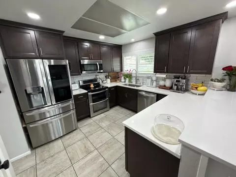 Kitchen - 1268 La Mirada Dr, Salinas, CA 93901 photo 2 of 5