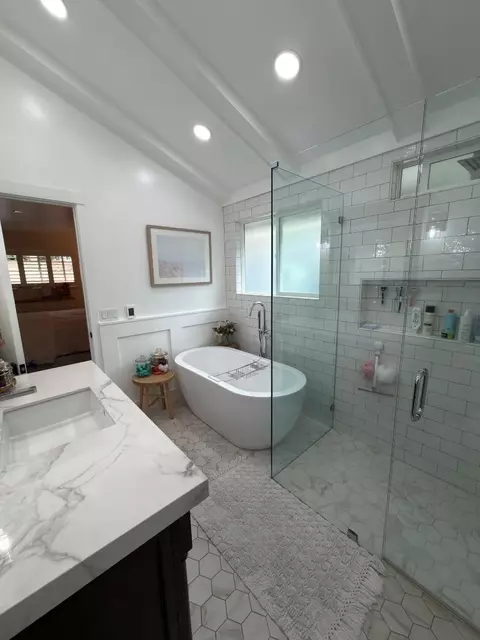 Bath - 1268 La Mirada Dr, Salinas, CA 93901 photo 3 of 3