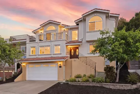 2390 Rainbow Ct, Hayward, CA 94542