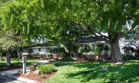 1310 Harwalt Dr, Los Altos, CA 94024