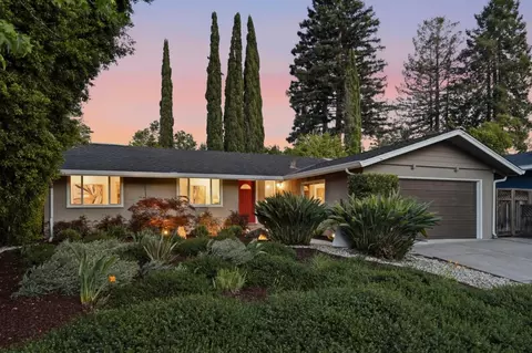 2125 Harkins Ave, Menlo Park, CA 94025