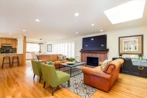 Living - 1027 Edmonds Ct, Sunnyvale, CA 94087 photo 1 of 3
