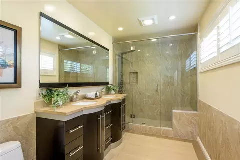 Bath - 1027 Edmonds Ct, Sunnyvale, CA 94087 photo 3 of 3
