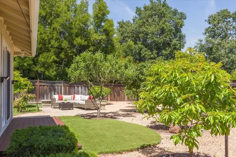 Exterior - 1027 Edmonds Ct, Sunnyvale, CA 94087 photo 2 of 6