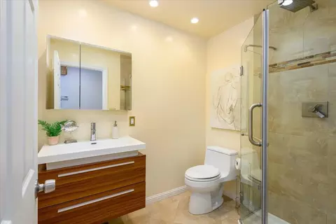 Bath - 1027 Edmonds Ct, Sunnyvale, CA 94087 photo 1 of 3
